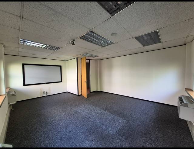 974M² OFFICE TO LET IN SANDTON CENTRAL